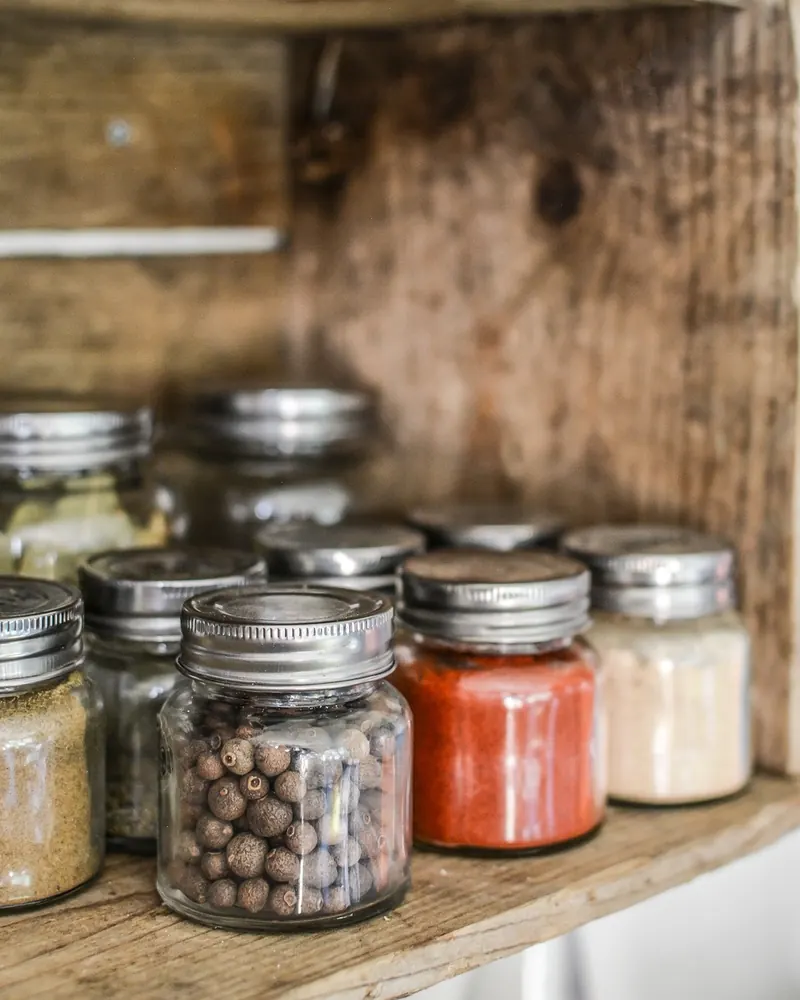 Spices shelf jar