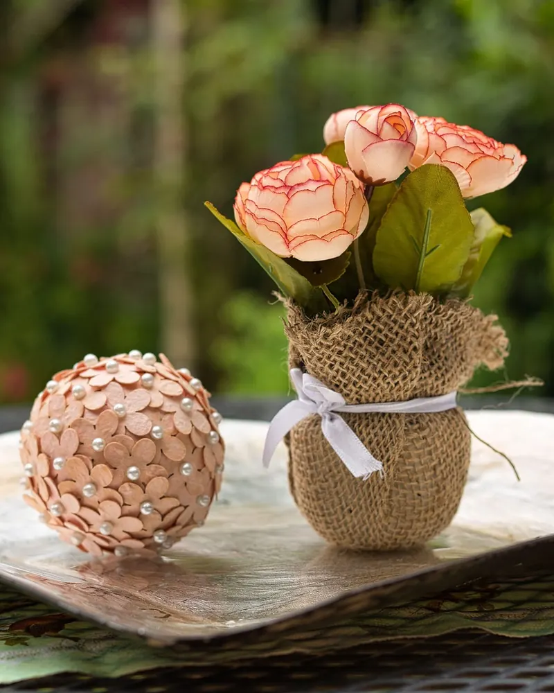 Rose burlap pot decoration