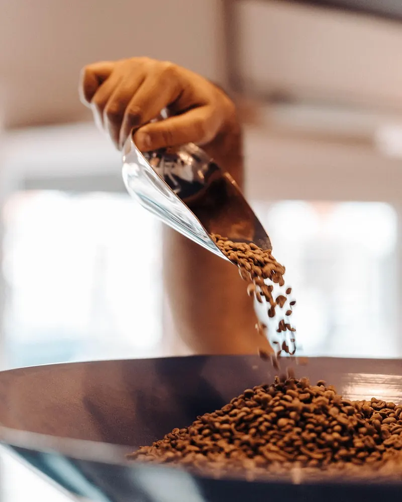 Coffee beans scooper hand