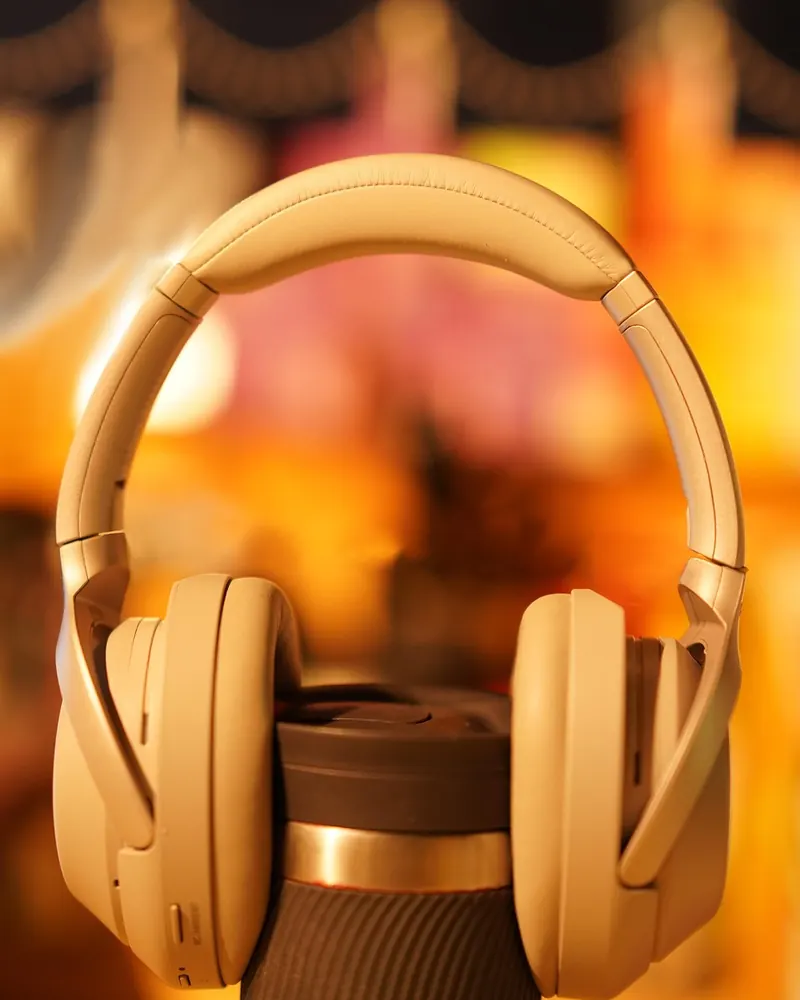 Headphones wireless audio