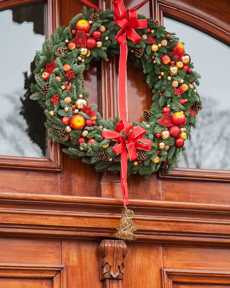 Garland christmas door