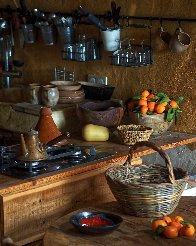 Kitchen stove basket