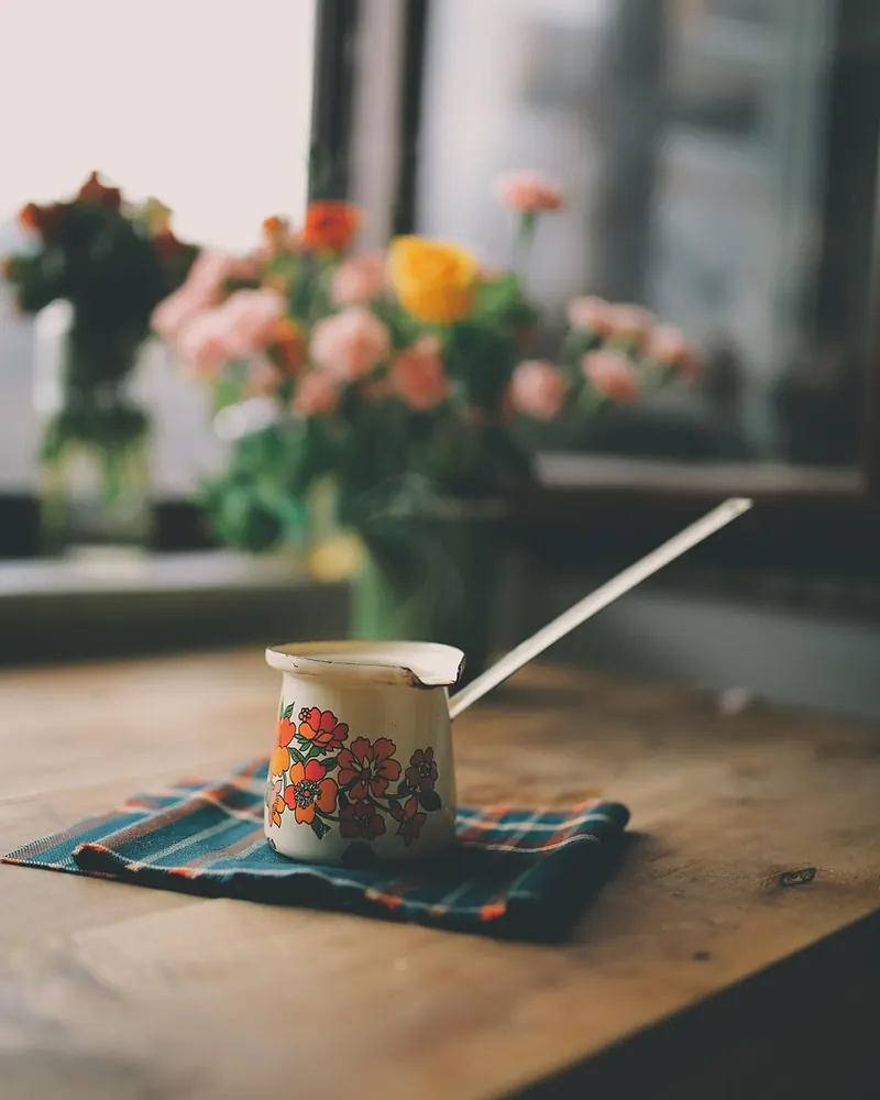 Cup blanket table
