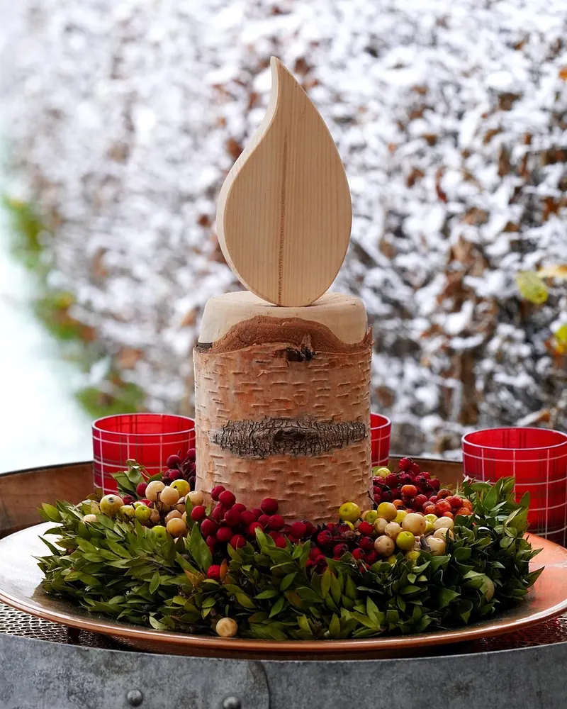 Candle wood christmas motif